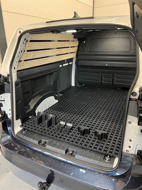 Volkswagen ID. Buzz Cargo – fits the TMAT cargo floor kit