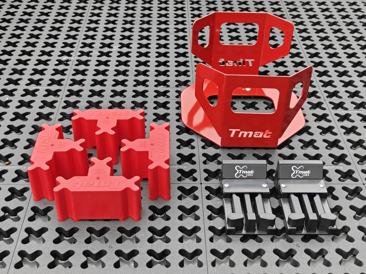 TMAT Colour Kit Red – red 20 L bucket holder, 4 red tight-fit Stout blockers and 2 black adjustable blockers on a Tmat panel – view 2